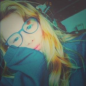 Meet your Posher, Abigail